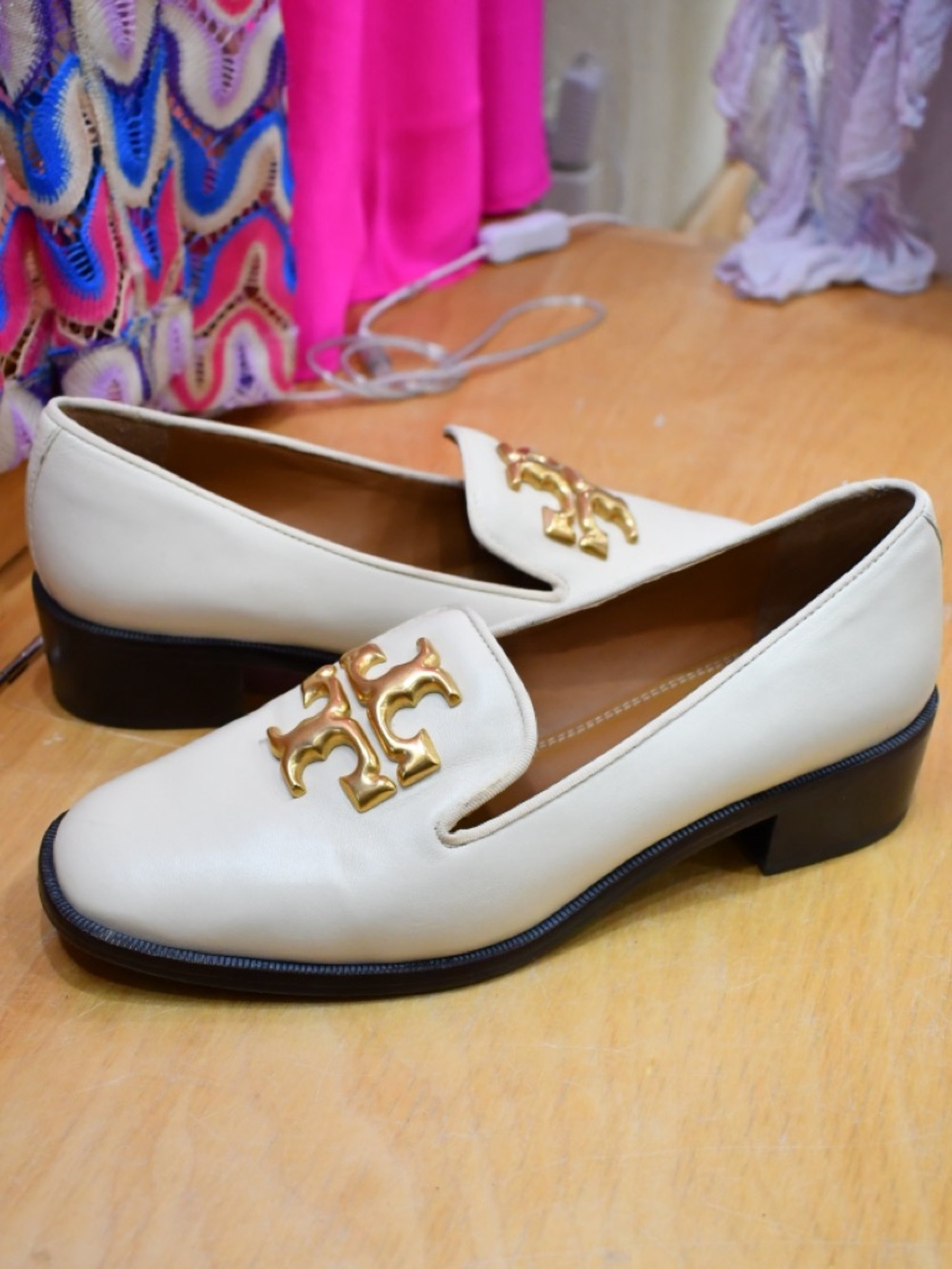 Tory Burch Cream Heeled Loafer with Gold Logo - Picture 2 of 4